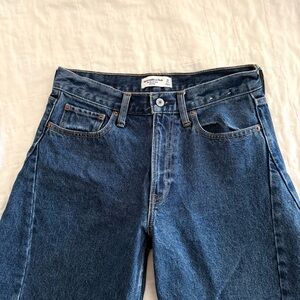 Abercrombie & Fitch Mid Rise Barrel Jeans